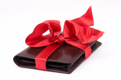 Gift Ideas For Men: What Is the Best Leather Type For Wallets?