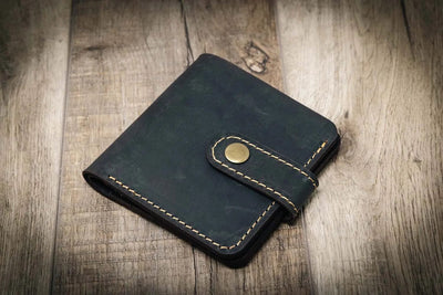 Glory Snap Bifold Wallet -Black Bull Sheath Leather