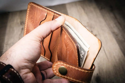 Glory Snap Bifold Wallet - Saddle Tan Bull Sheath Leather