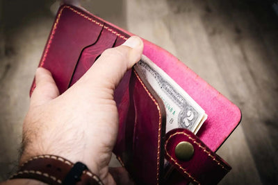 Glory Snap Bifold Wallet - Pink Bull Sheath Leather