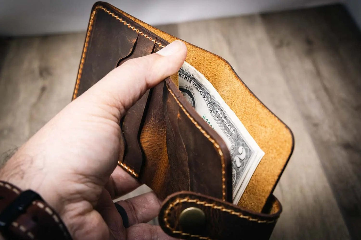 Glory Snap Bifold Wallet - Walnut Bull Sheath Leather