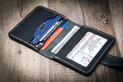 Victory Ladies Minimalist Wallet - Black Bull Sheath Leather