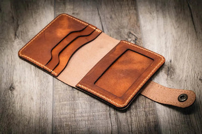 Victory Ladies Minimalist Wallet - Chestnut Bull Sheath Leather