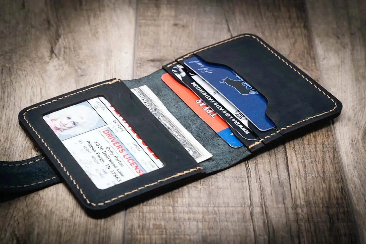 Victory Ladies Minimalist Wallet - Black Bull Sheath Leather