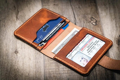 Victory Ladies Minimalist Wallet - Chestnut Bull Sheath Leather