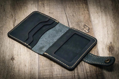 Victory Ladies Minimalist Wallet - Black Bull Sheath Leather