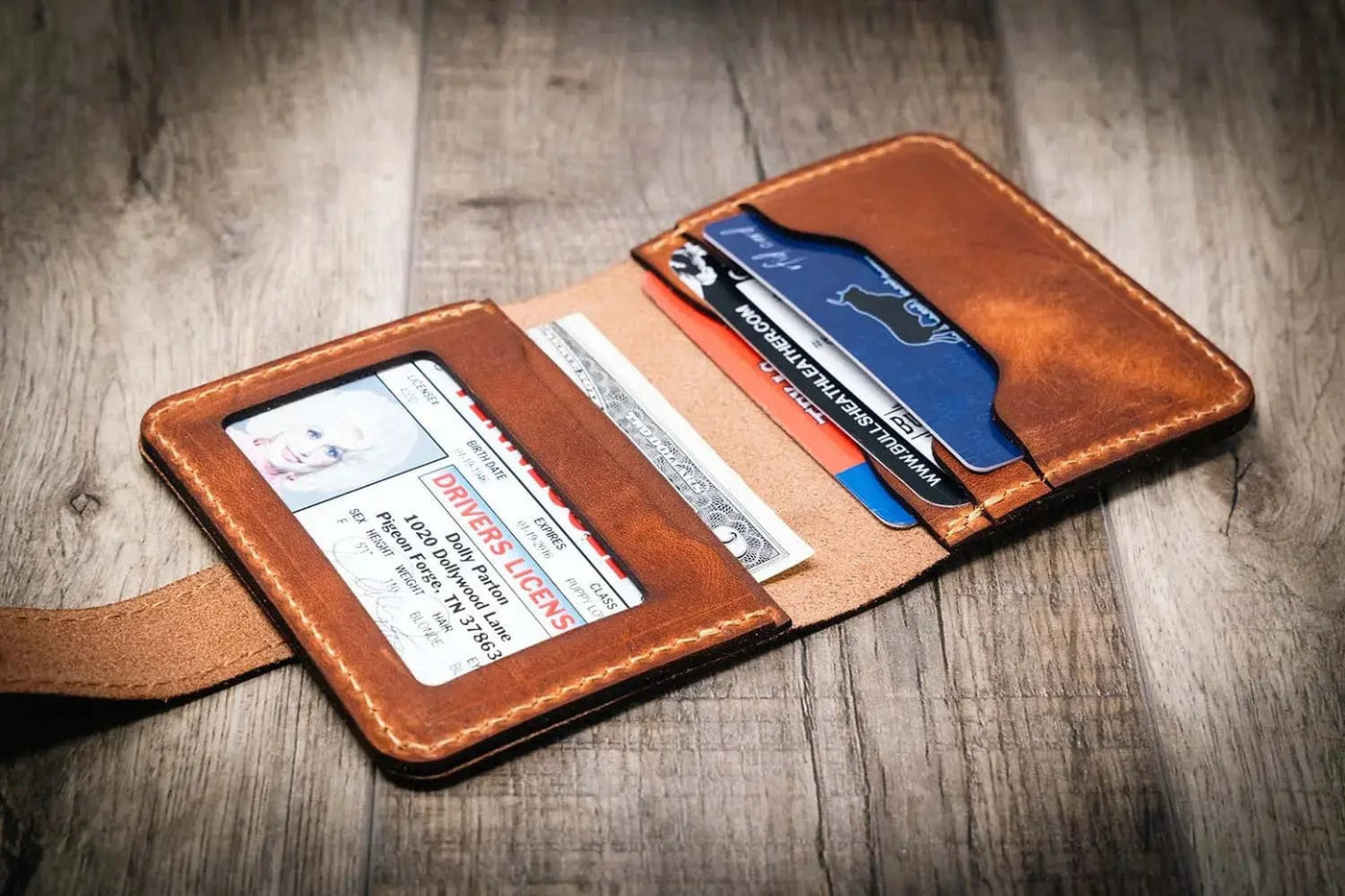 Victory Ladies Minimalist Wallet - Chestnut Bull Sheath Leather