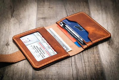Victory Ladies Minimalist Wallet - Chestnut Bull Sheath Leather