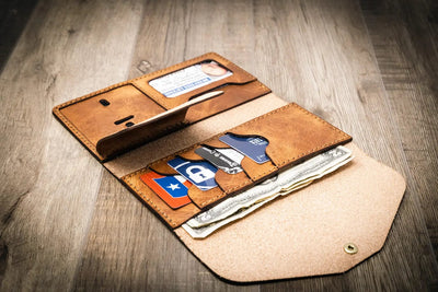 Badge Clutch Wallet - Saddle Tan Bull Sheath Leather