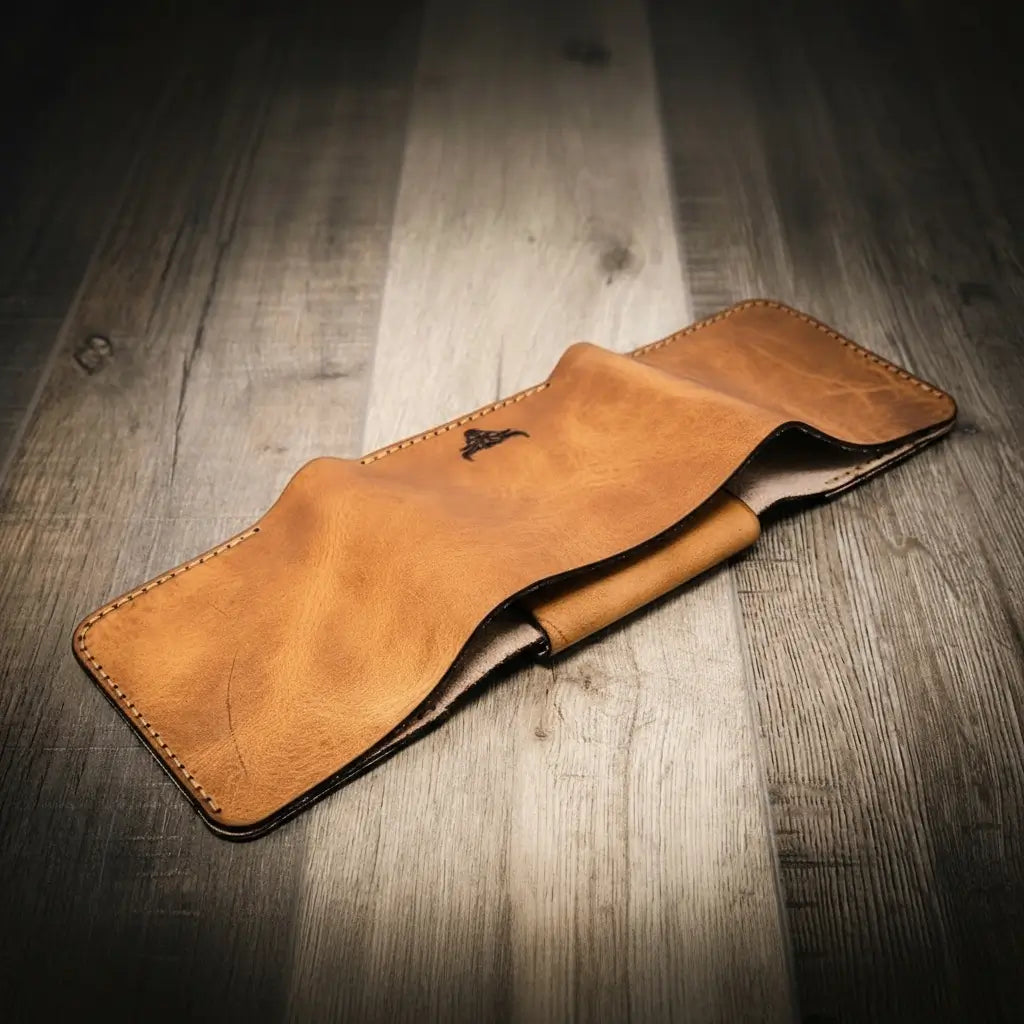 Badge Trifold Wallet Bull Sheath Leather
