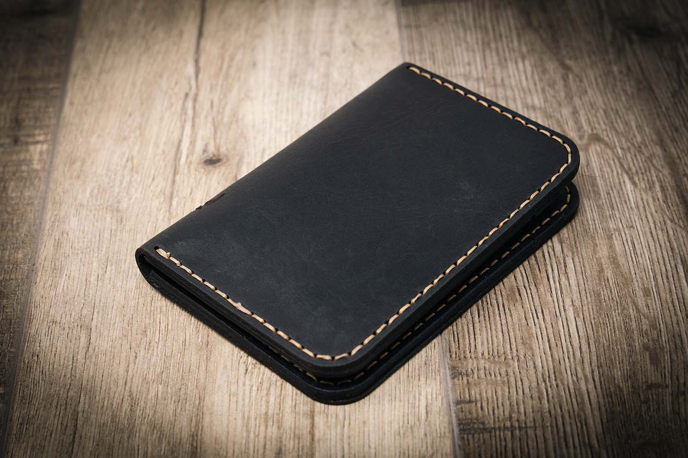 Slim leather wallet in black
